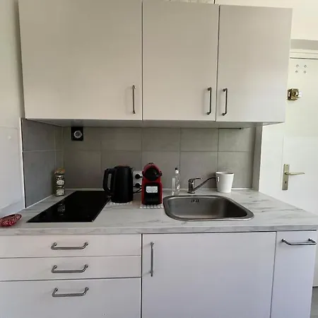 Appartement Stylish 1br With Peaceful Garden In 18th District