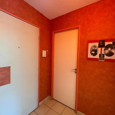 Stylish 1br With Peaceful Garden In 18th District Parijs