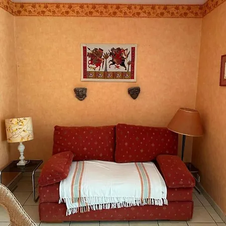 Stylish 1br With Peaceful Garden In 18th District